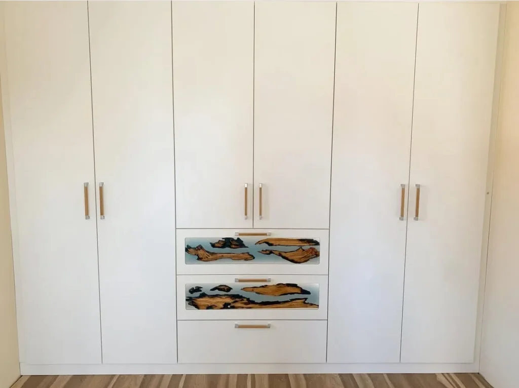 Einbauschrank von der Tischlerei Stein